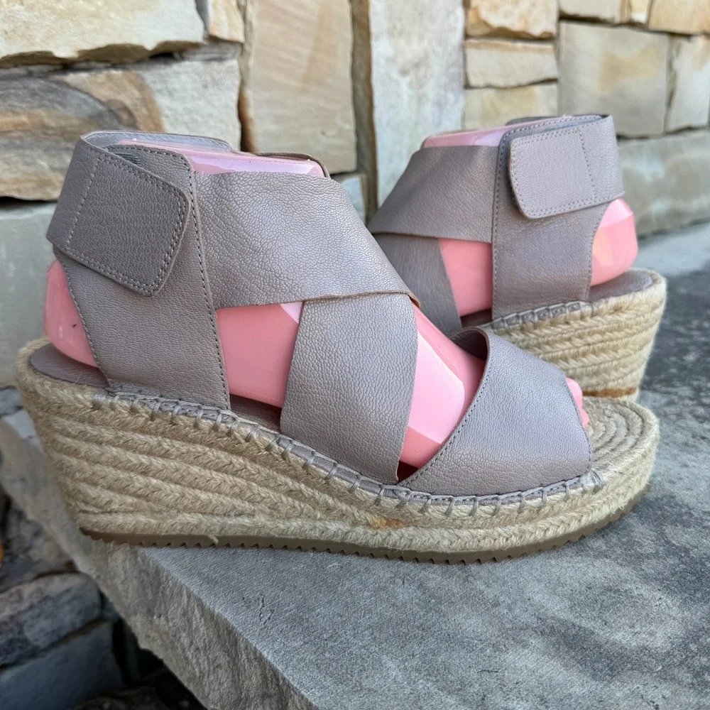 Eileen Fisher Tan Espadrille Wedge Sandals leather upper & jute wrapped Sz-8.‎ S